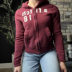 Abercrombie fitch y2k burgundy zip up sweatshirt with patch logo